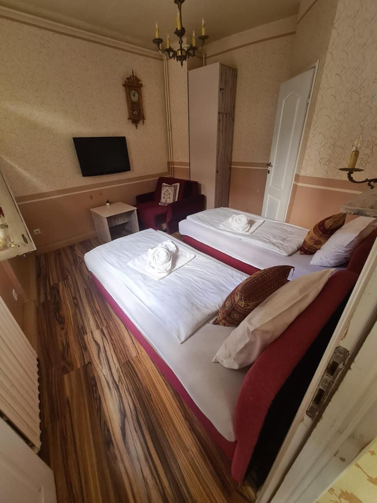 Guesthouse Nia Deluxe 사라예보 외부 사진